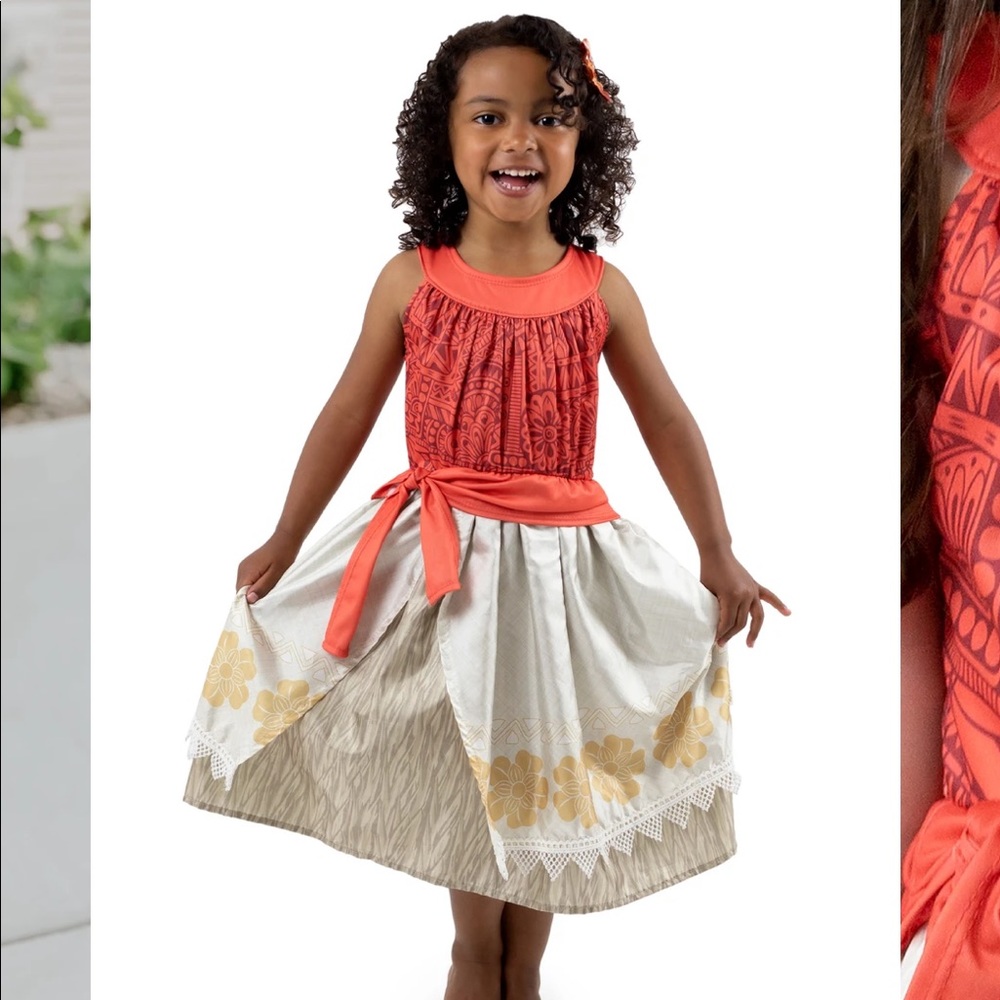 Moana’s dress with magical necklace